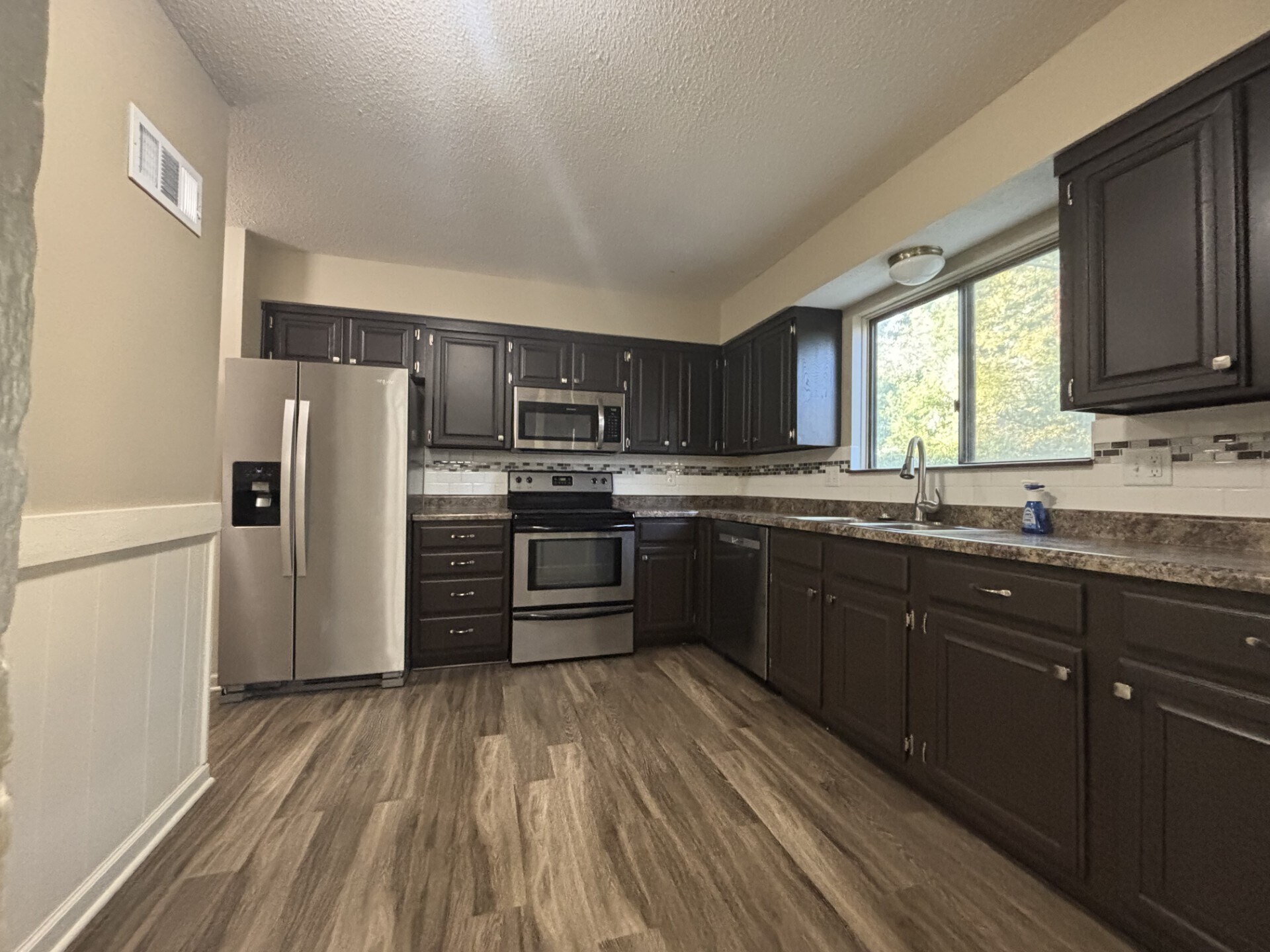 Building Photo - 3708 NE 72 Terrace