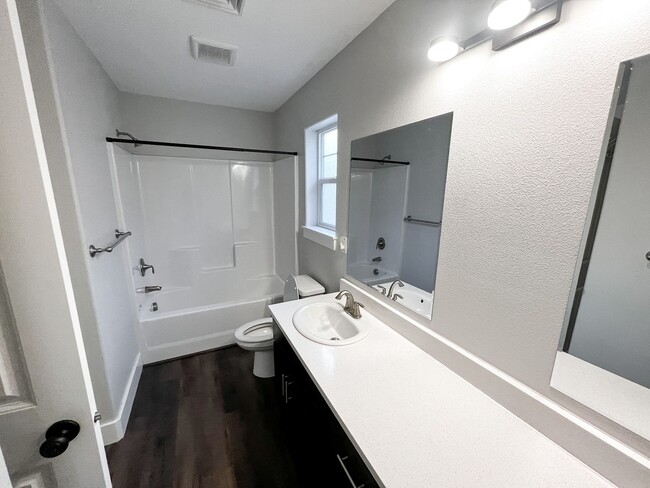 Building Photo - 5727-5729 Honey Bee St S
