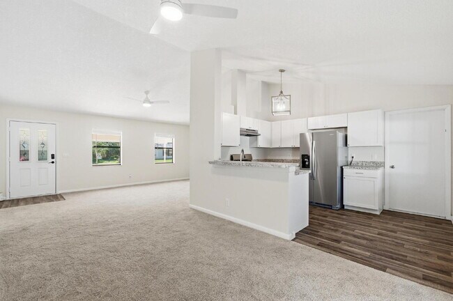 Building Photo - "Charming 3-Bedroom Oasis with 2 Baths on ...