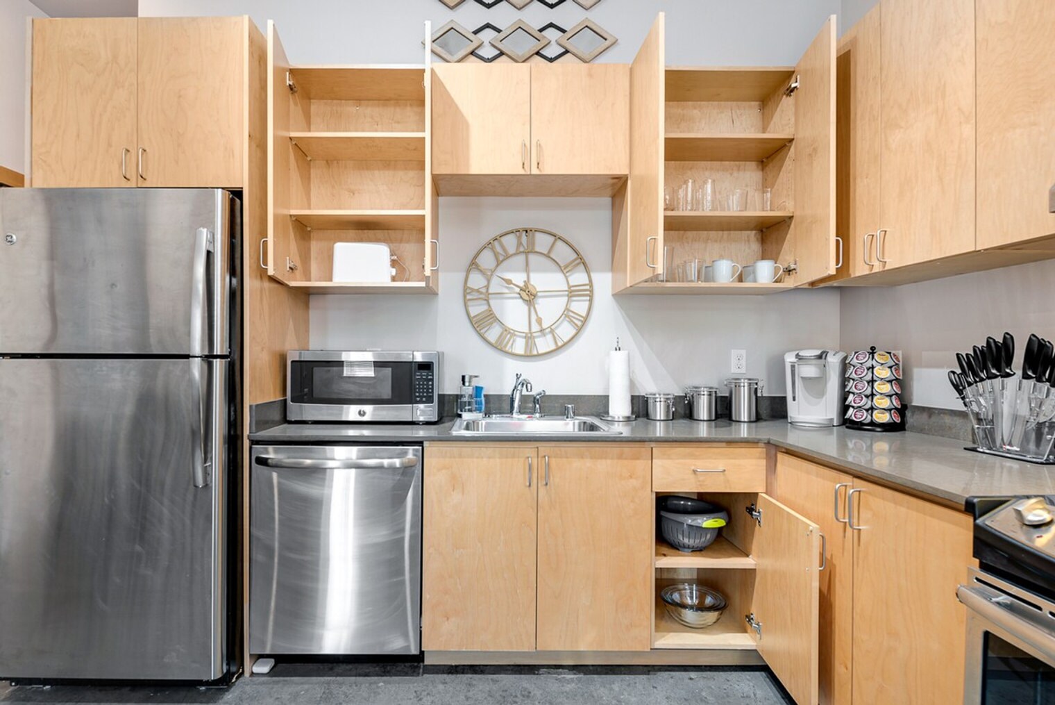 Building Photo - 2602 16th Ave S