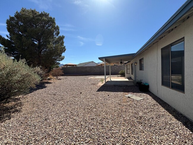 Building Photo - 3BR/2BA/2CG, 1855 sq.ft. rental in Sierra ...