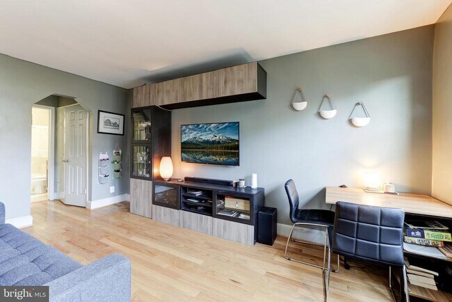 Building Photo - 1363 K St SE