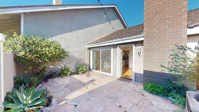Building Photo - Beautiful 2 Bed/2 Bath Home in Irvine