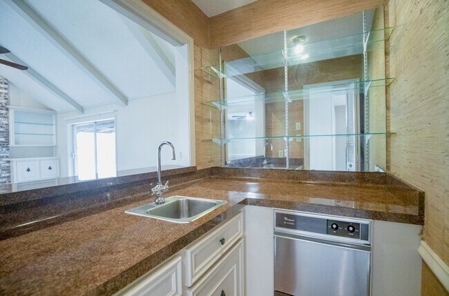 Building Photo - 3903 Kiamesha Dr