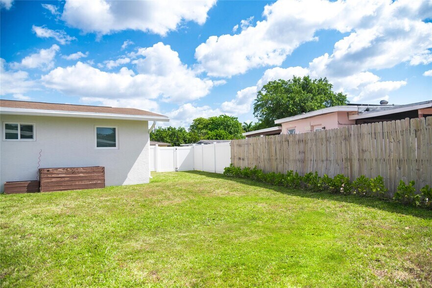 Building Photo - 6240 NW 15th St