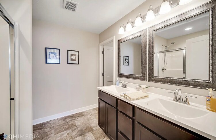 Building Photo - 13911 Manford Ct