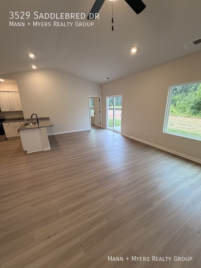 Building Photo - 3529 Saddlebred Dr