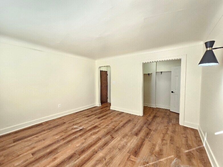 Building Photo - 808 N Main St