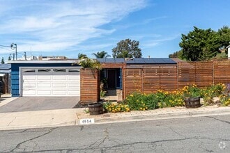 Building Photo - ** AMAZING ALLIED GARDENS 3/2 HOME 2 CAR G...