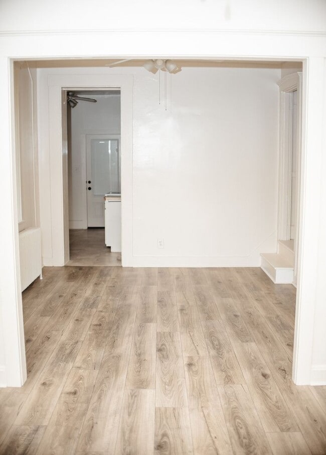 Building Photo - 204 E High St