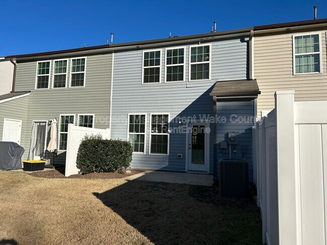 Building Photo - 156 Polaris Ave