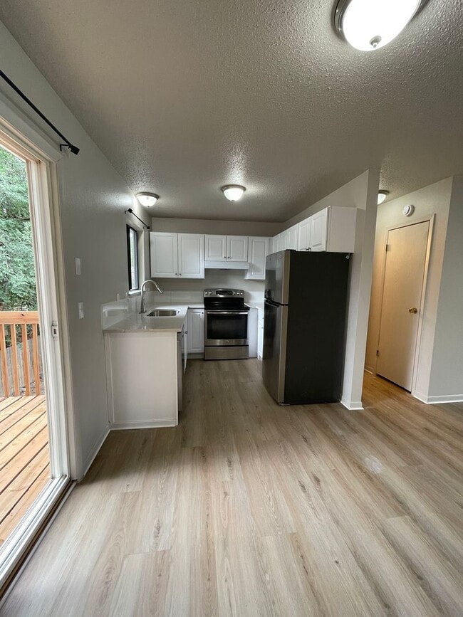 Building Photo - 607-609 Parker St