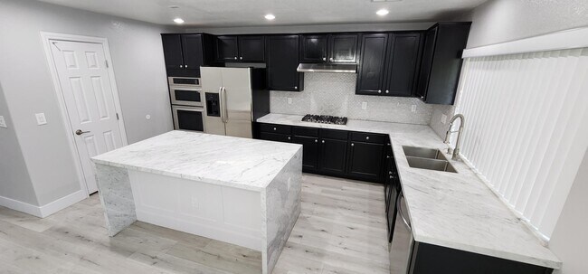 Building Photo - 4816 Magnolia Blossom Ave