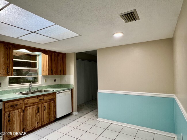 Building Photo - 1239 Edna Dr
