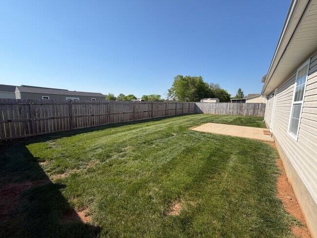 Building Photo - BEAUTIFUL HOME!!!