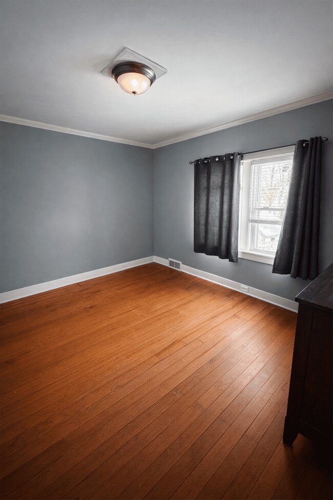 Building Photo - 4935 N Parma Rd