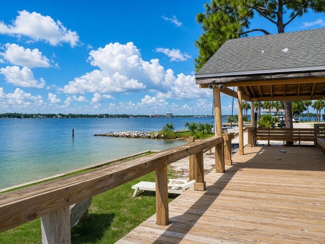 Building Photo - 240 Yacht Club Dr NE