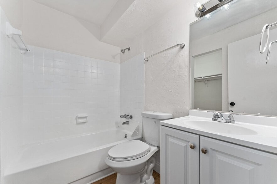 Interior Photo - CenterPoint