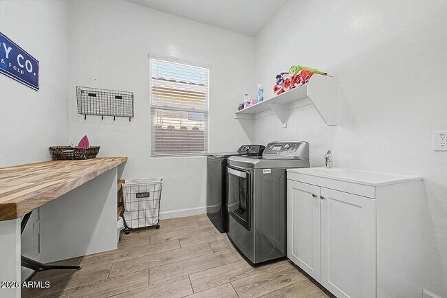 Building Photo - 22941 E Camina Buena Vista