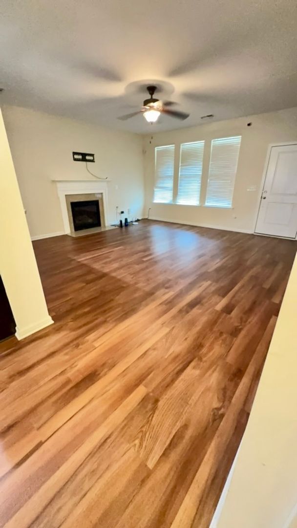 Building Photo - Experience the perfect blend of comfort & modern living in this beautiful home located in Northea...