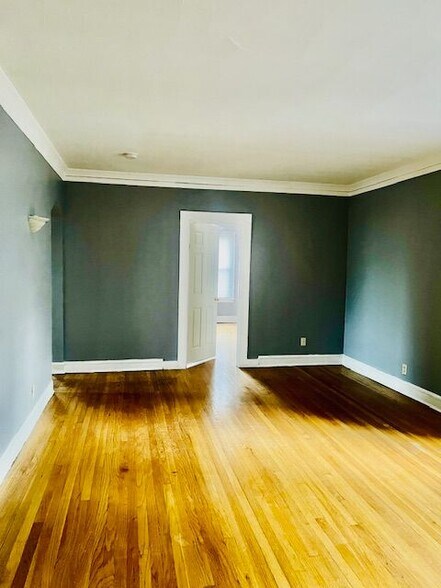 Building Photo - 7601 S Prairie Ave