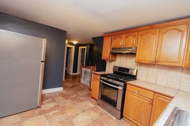 Building Photo - 22 Bolton Pl