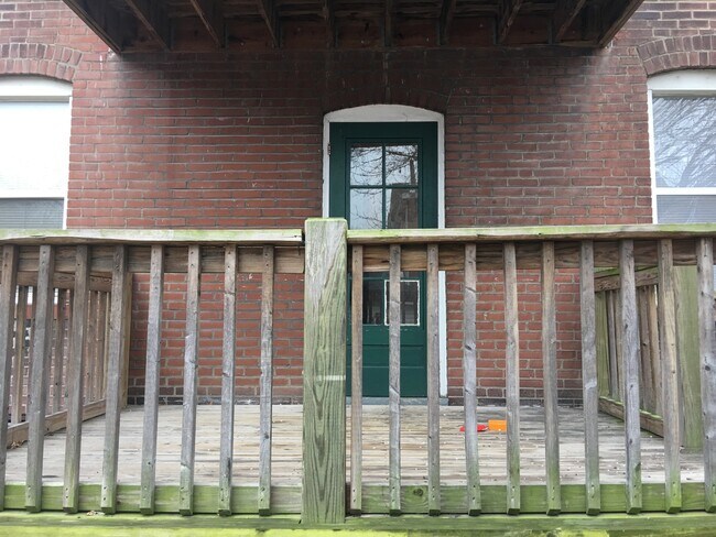 Building Photo - 3101 Miami St