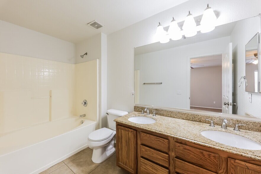 Building Photo - 9534 N 81st Dr