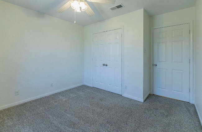 Building Photo - 3349 Eagle Point W Ave