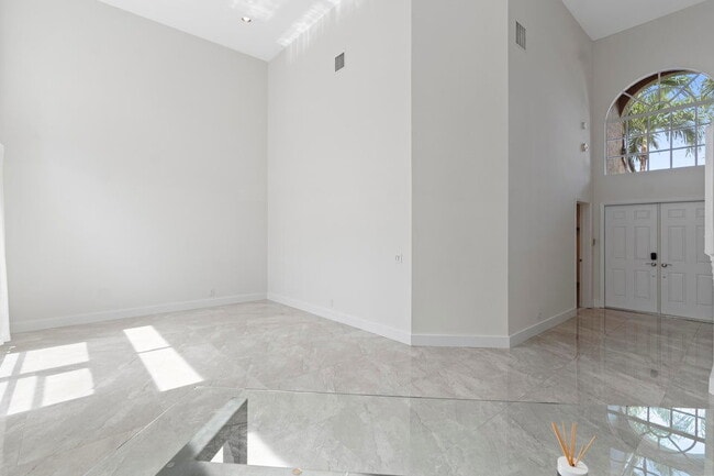 Building Photo - 23330 Torre Cir
