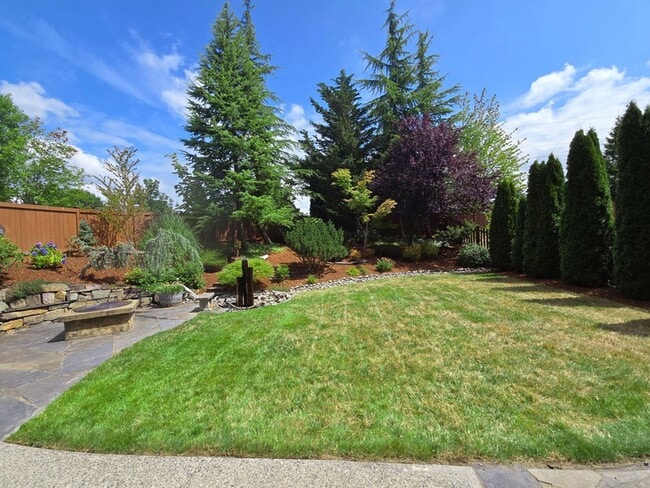 Building Photo - Gorgeous 4 Bedroom Lake Stevens Home in Cr...