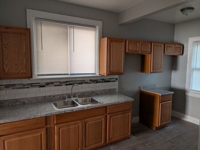 Building Photo - 19137 Norwood-4 BEDS & 2 BATHS FOR RENT!