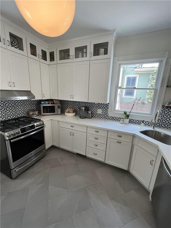 Building Photo - 27 Mann Ave