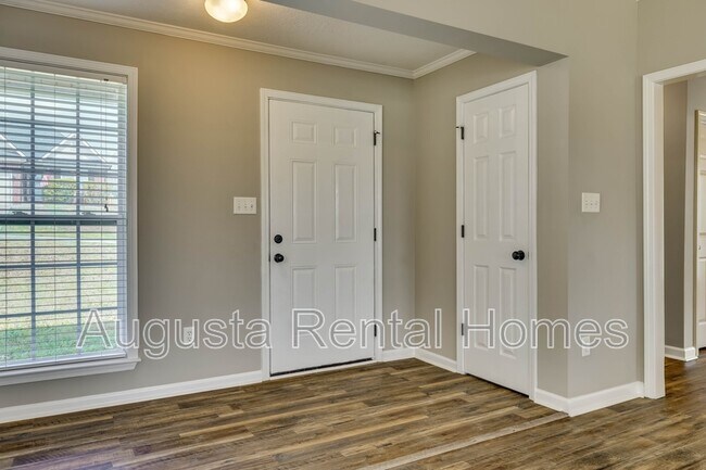 Building Photo - 1054 Grove Landing Ln