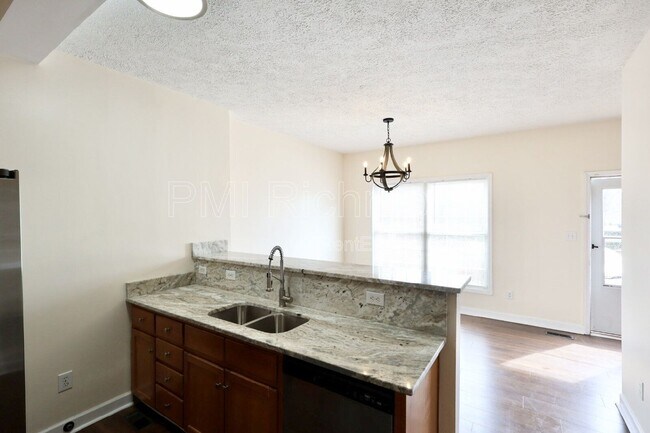 Building Photo - 2716 Goyne Loop