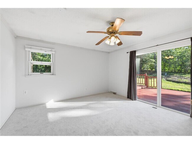 Building Photo - 6208 Hillside Rd