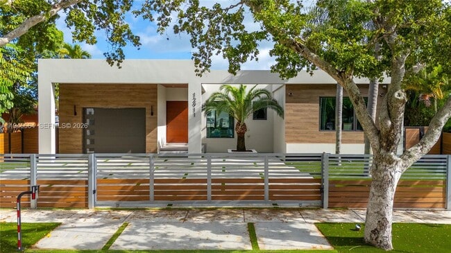 Building Photo - 12911 Oleander Rd