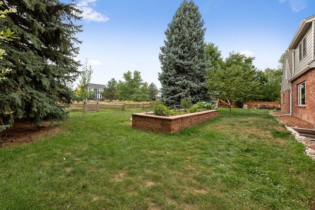 Building Photo - Beautiful 5-Bedroom + Office, 4-Bath Home in Northwest Fort Collins!