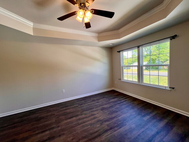 Building Photo - 2070 Elm Tree Ct