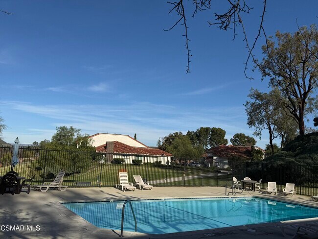 Building Photo - 647 Blue Oak Ave