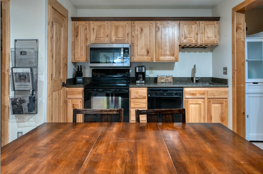 Fully kitchen Red Pine Condo - 2025 Canyons Resort Dr
