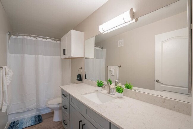 Building Photo - 10 W Minnezona Ave