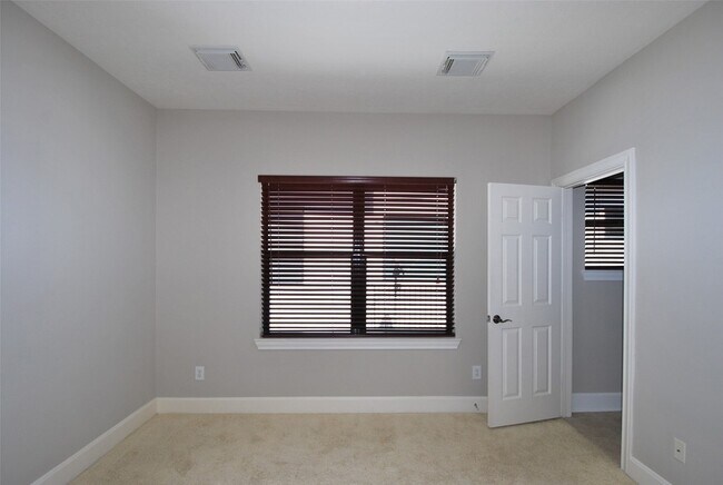 Building Photo - 2410 Dorrington St