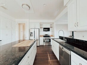 Building Photo - Spacious 5-Bedroom, 4 Bath Home with Ocean...