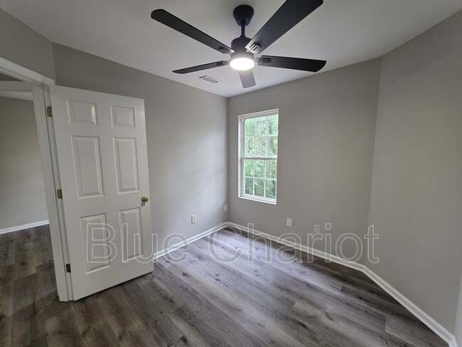 Building Photo - 704 Brye St