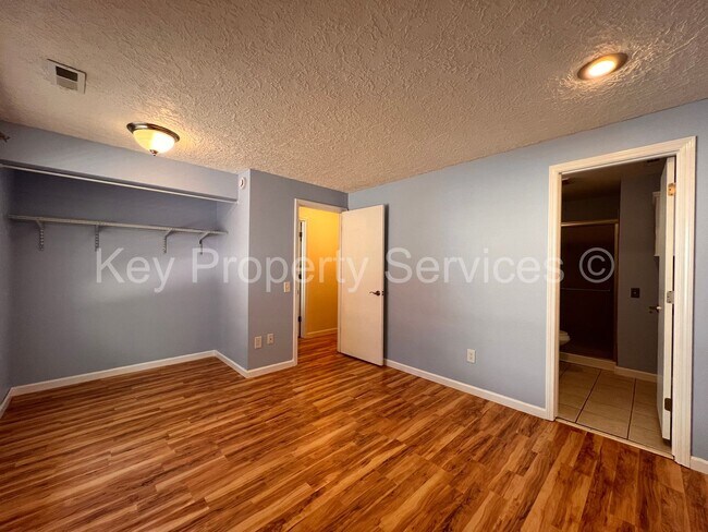 Building Photo - Orchards Ranch with Large Fenced Yard - Re...