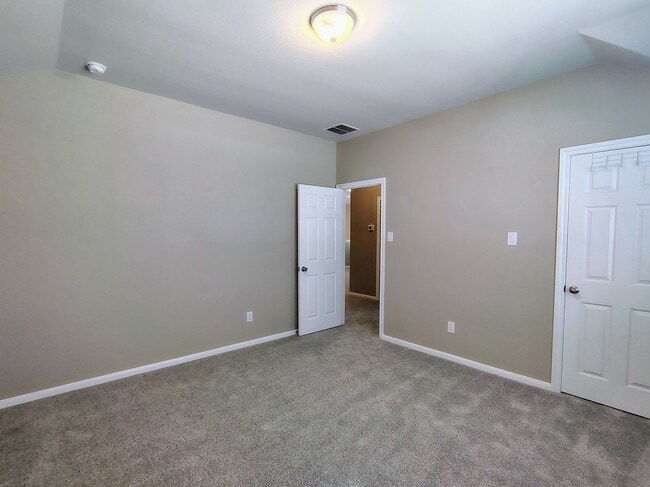 Building Photo - 2307 Sweet Bay Dr