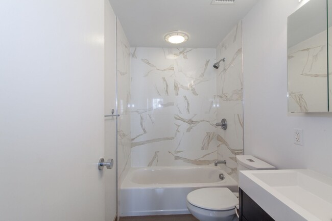 Building Photo - The Perfect Petworth Pad!