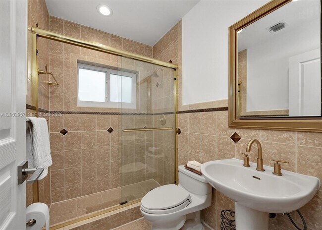 Building Photo - 6134 SW 28th St