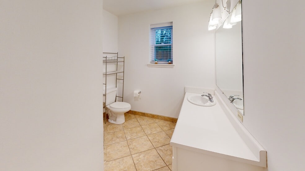 Building Photo - 3076 Speicher Cir